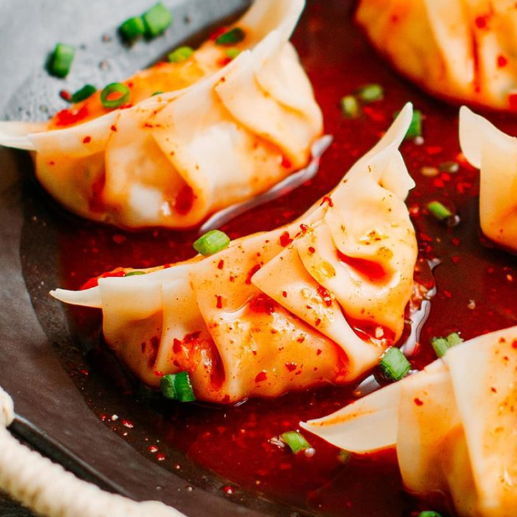 Дамплинги кинг-сайз с кимчи и свининой Bibigo, 350 г